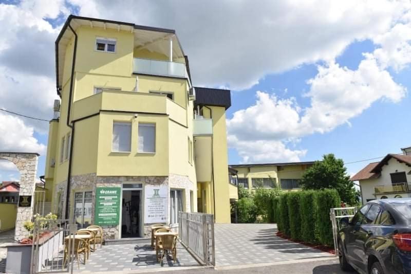 Gold Apartmani Kozarac Exterior foto