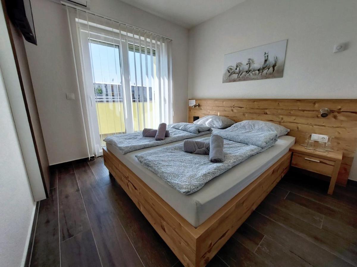 Gold Apartmani Kozarac Exterior foto